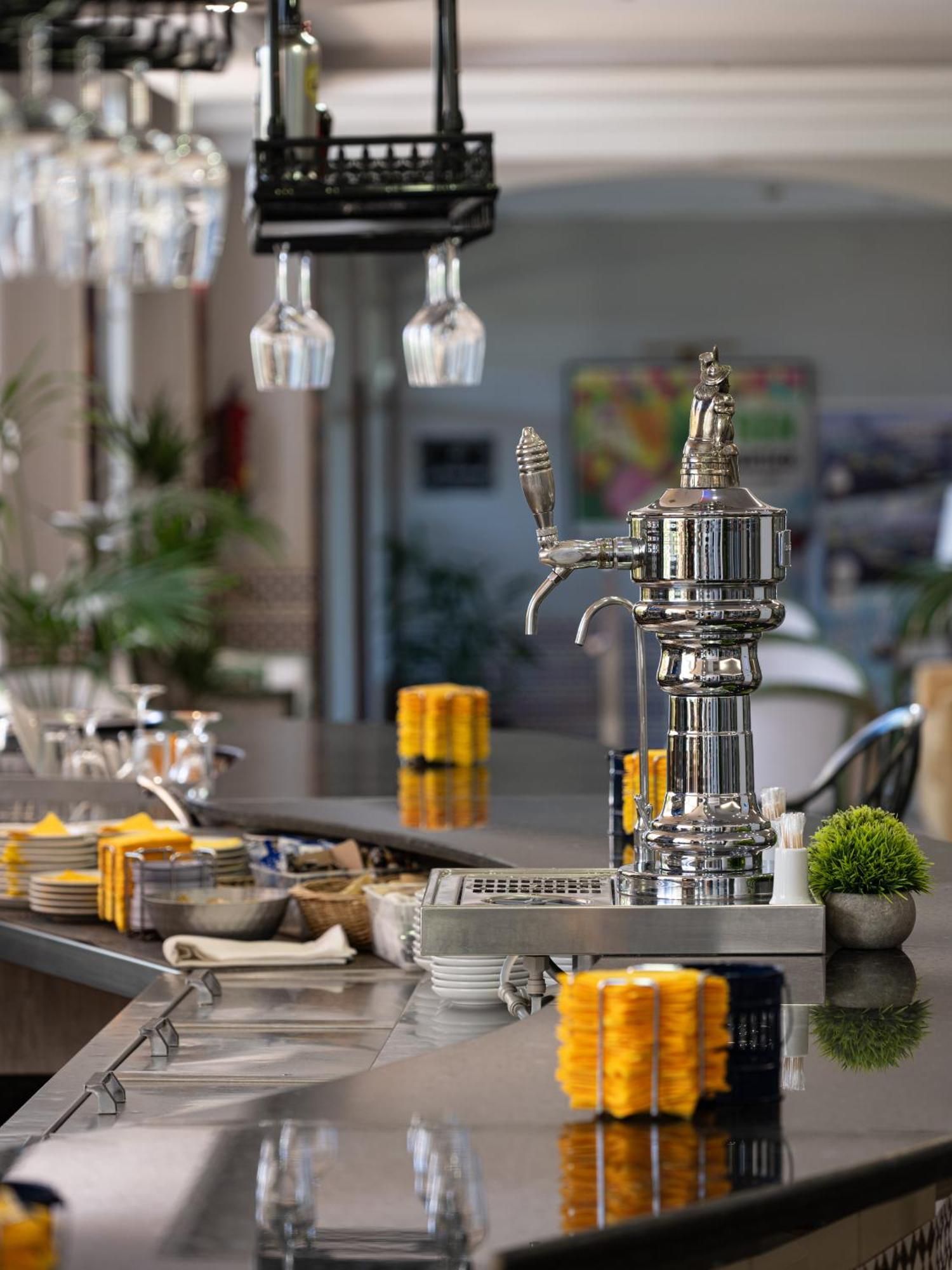 Pato Amarillo Hotel 4*