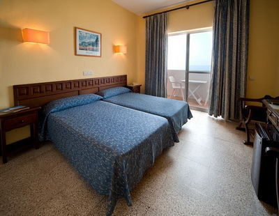 Hotel Pato Amarillo 4*